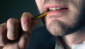 kebiasaan menggertakkan gigi